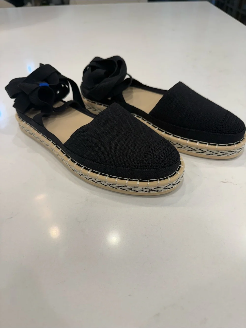 N/A comfortable black